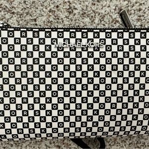 Michael Kors Double Zip Wristlet MK checker white